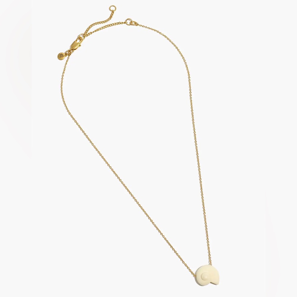 Madewell shell pendant necklace. Worn once, like new.